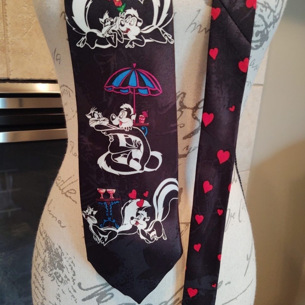 Looney Tunes Mania Pepe' Le Pew Tie! - Picture 4 of 8